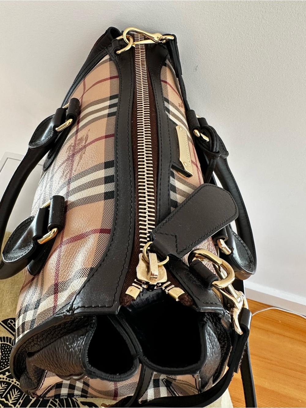 Burberry Beige Vintage Check Satchel with Black Leather Trim - Picture 12 of 16